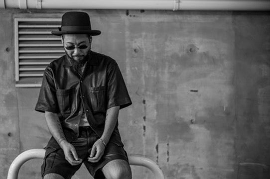 傷こそ愛おしい。鹿の生き様を纏う−NELSON DEER LLOYD